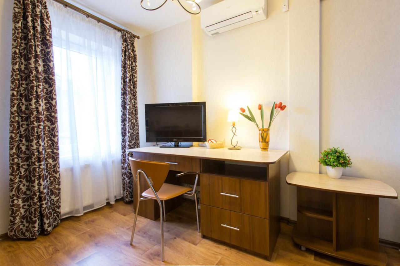 Excellent Studio Apartment In The Center - Kravtsova Lane 13B Kharkiv Bagian luar foto