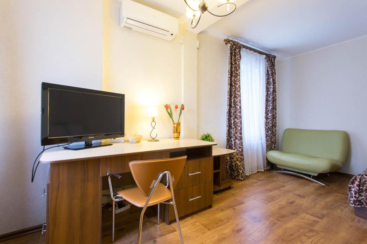 Excellent Studio Apartment In The Center - Kravtsova Lane 13B Kharkiv Bagian luar foto