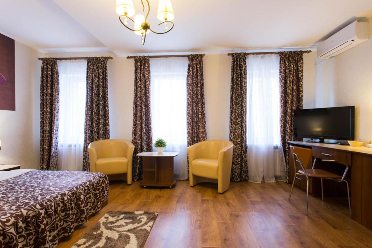 Excellent Studio Apartment In The Center - Kravtsova Lane 13B Kharkiv Bagian luar foto