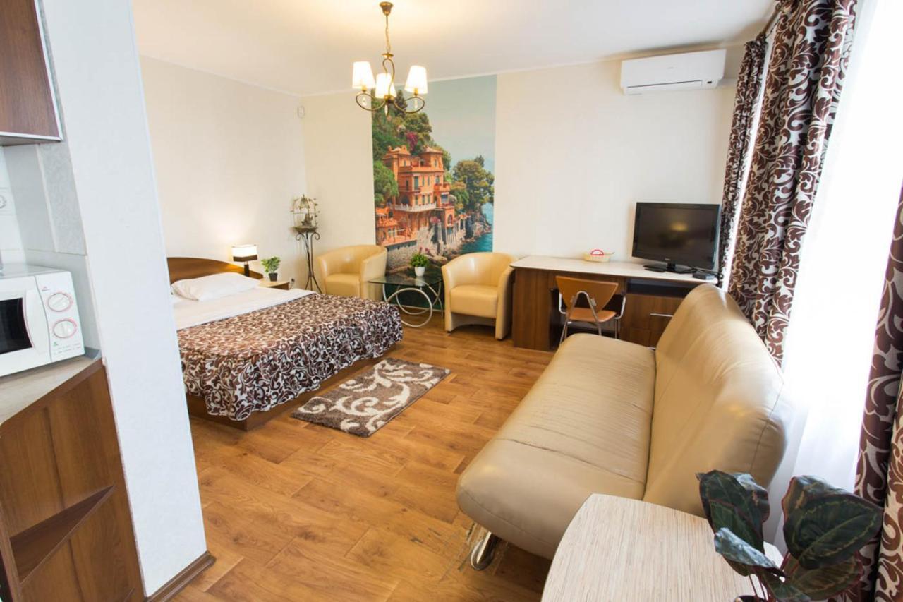 Excellent Studio Apartment In The Center - Kravtsova Lane 13B Kharkiv Bagian luar foto