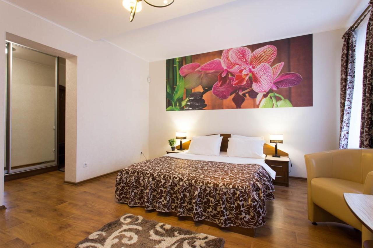 Excellent Studio Apartment In The Center - Kravtsova Lane 13B Kharkiv Bagian luar foto