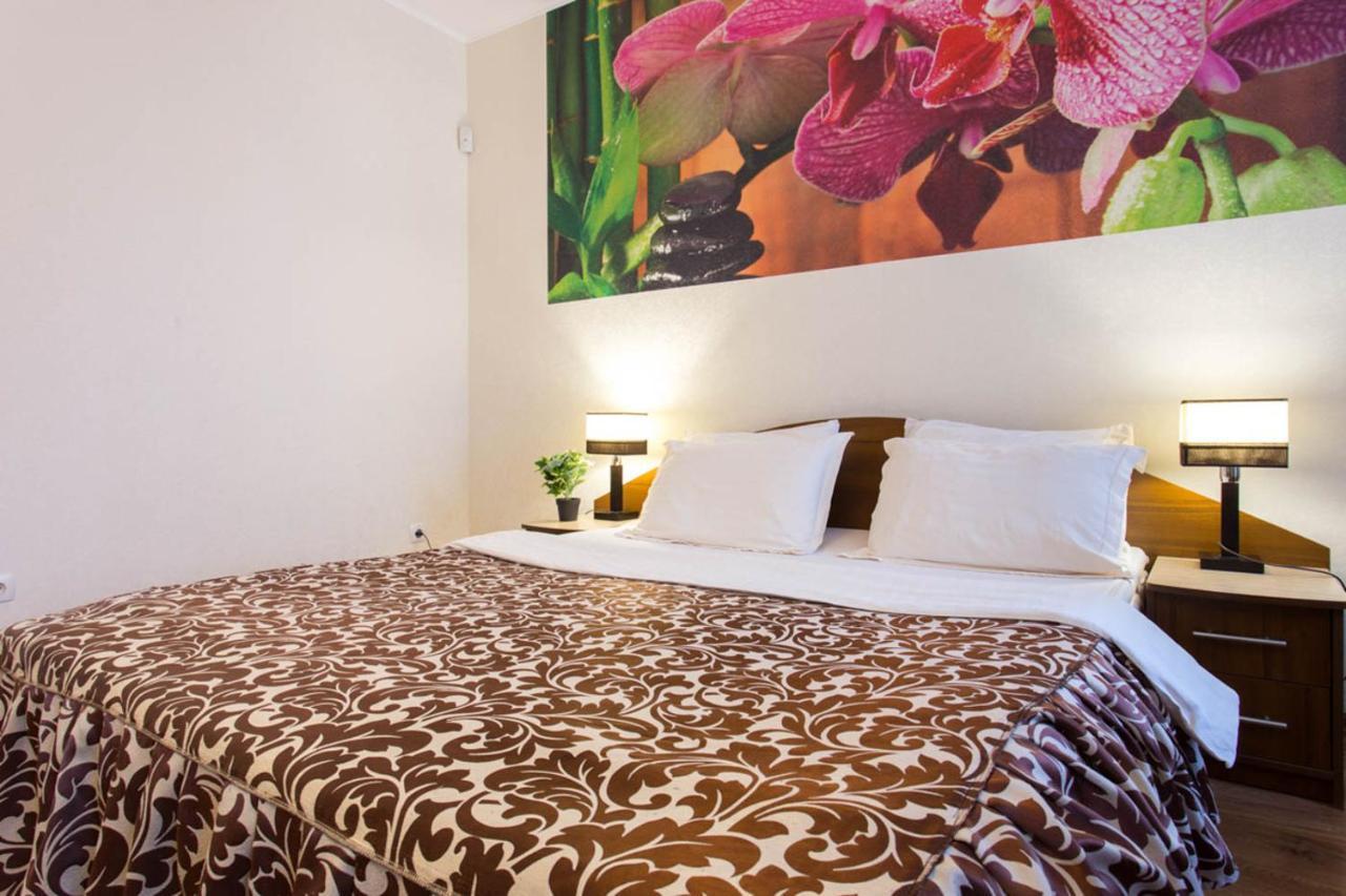Excellent Studio Apartment In The Center - Kravtsova Lane 13B Kharkiv Bagian luar foto