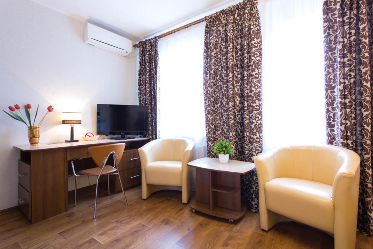 Excellent Studio Apartment In The Center - Kravtsova Lane 13B Kharkiv Bagian luar foto