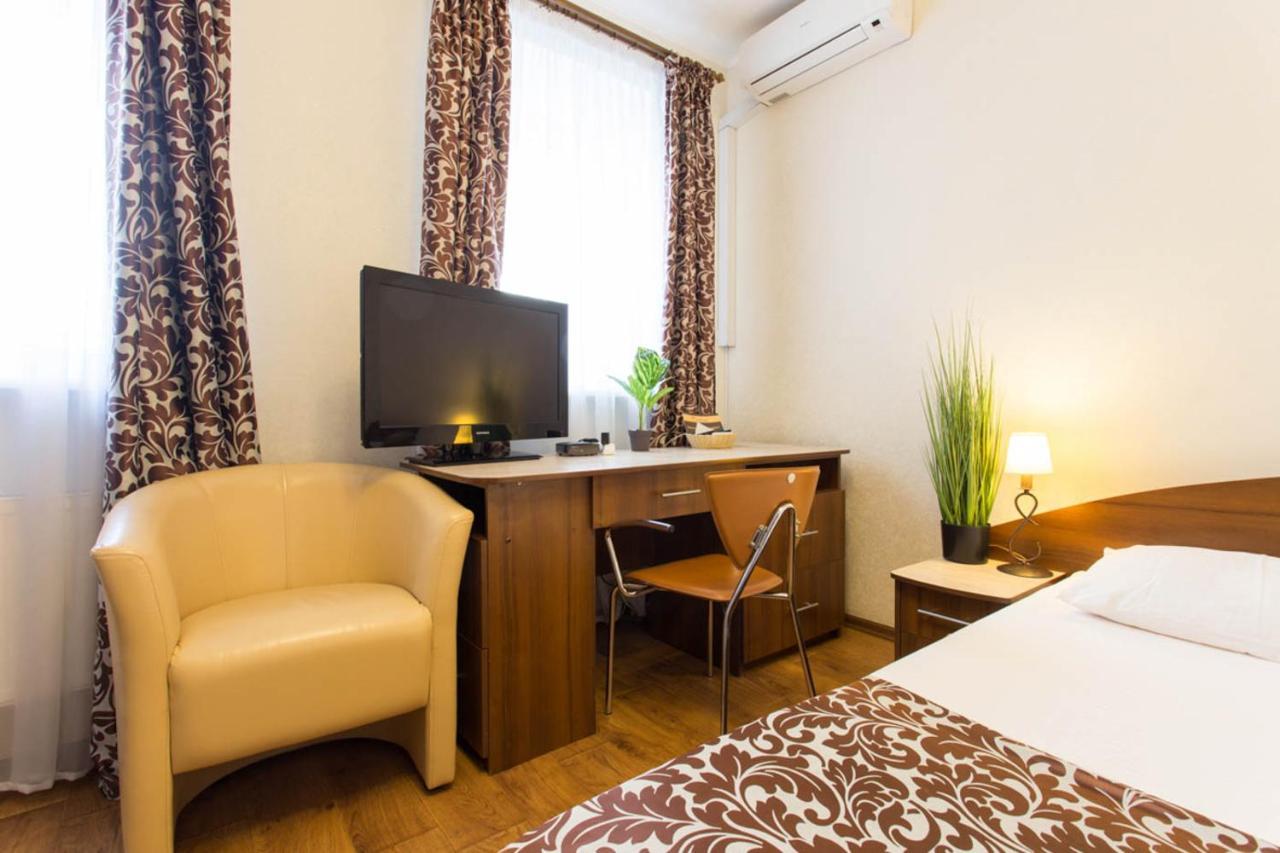 Excellent Studio Apartment In The Center - Kravtsova Lane 13B Kharkiv Bagian luar foto