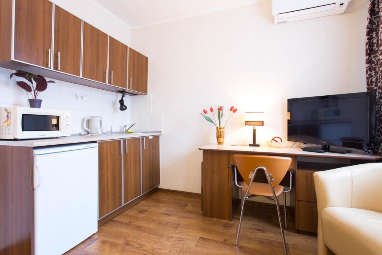Excellent Studio Apartment In The Center - Kravtsova Lane 13B Kharkiv Bagian luar foto