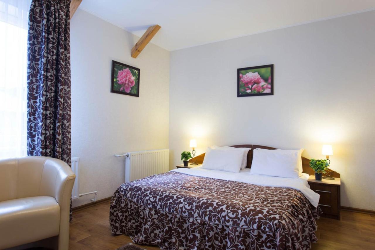 Excellent Studio Apartment In The Center - Kravtsova Lane 13B Kharkiv Bagian luar foto