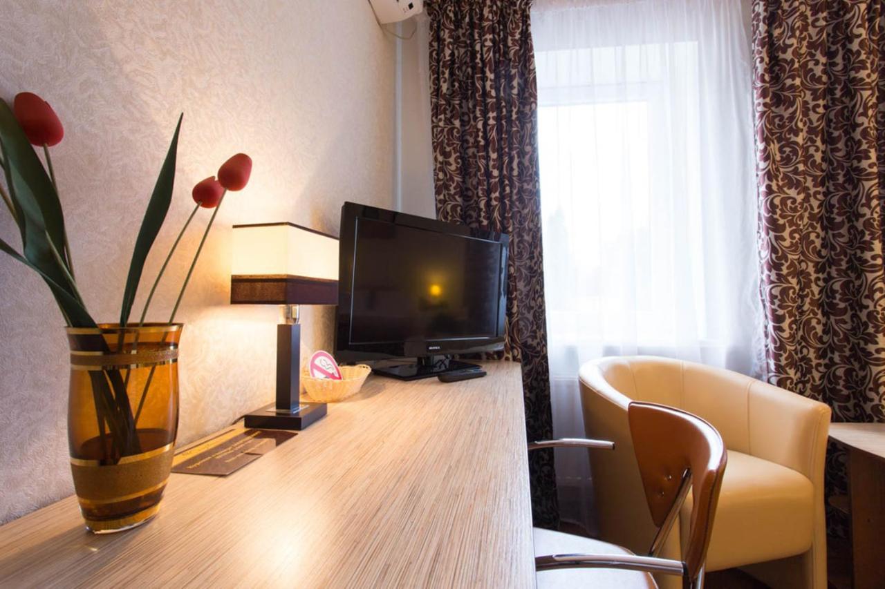 Excellent Studio Apartment In The Center - Kravtsova Lane 13B Kharkiv Bagian luar foto