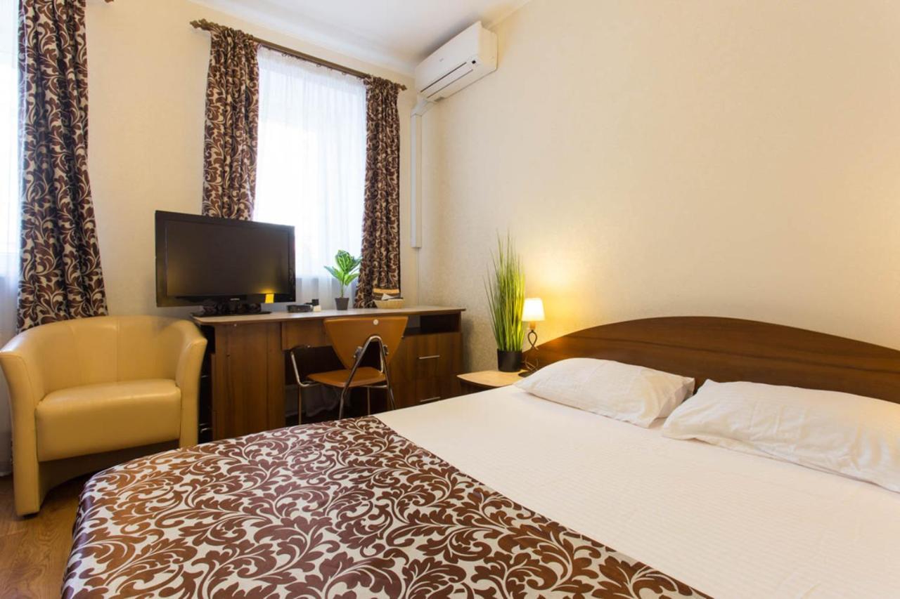 Excellent Studio Apartment In The Center - Kravtsova Lane 13B Kharkiv Bagian luar foto