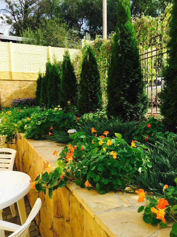 Excellent Studio Apartment In The Center - Kravtsova Lane 13B Kharkiv Bagian luar foto