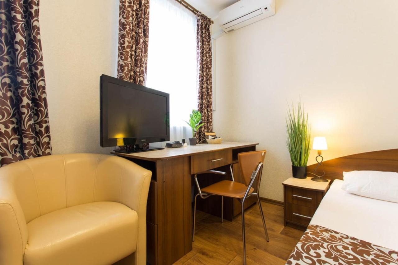 Excellent Studio Apartment In The Center - Kravtsova Lane 13B Kharkiv Bagian luar foto